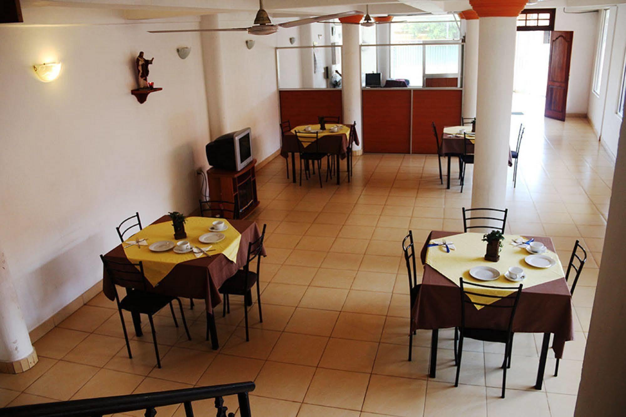 Hotel Red Rose Negombo Eksteriør bilde