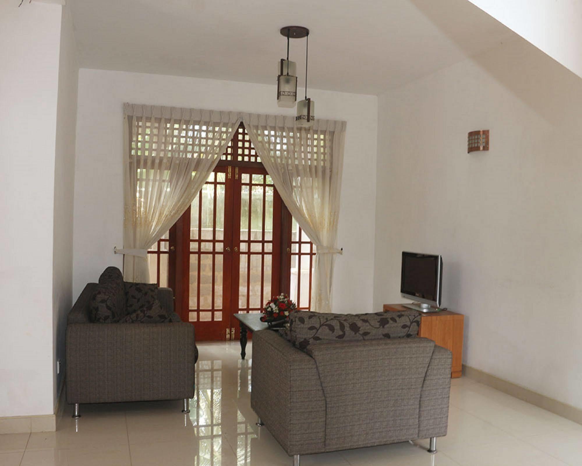 Hotel Red Rose Negombo Eksteriør bilde