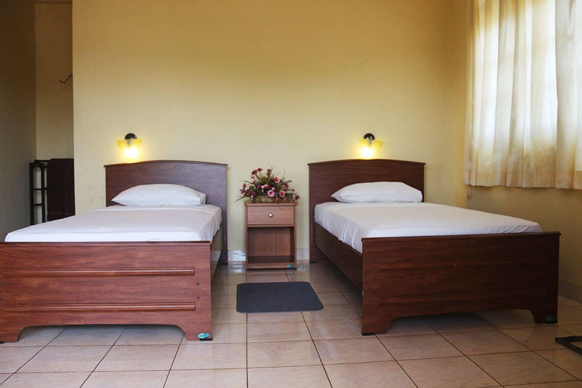 Hotel Red Rose Negombo Eksteriør bilde